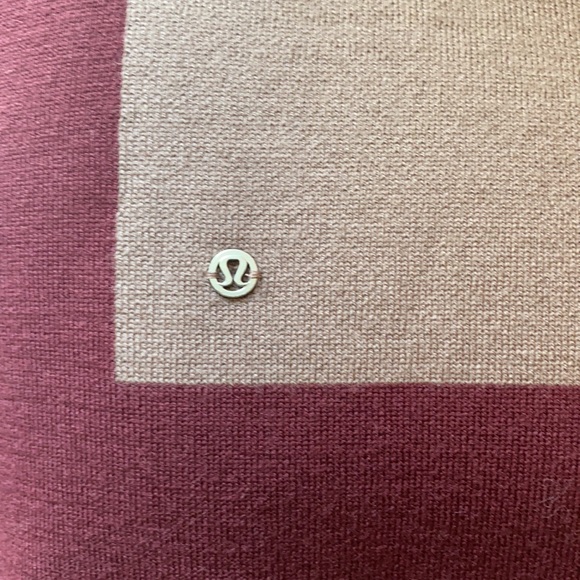 Lululemon Wrap - Picture 9 of 9